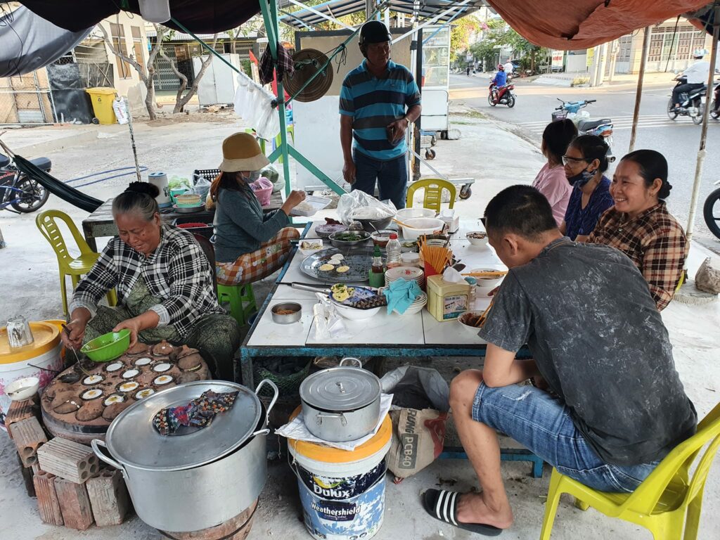 quán bánh căn ngon tại Liên Hương