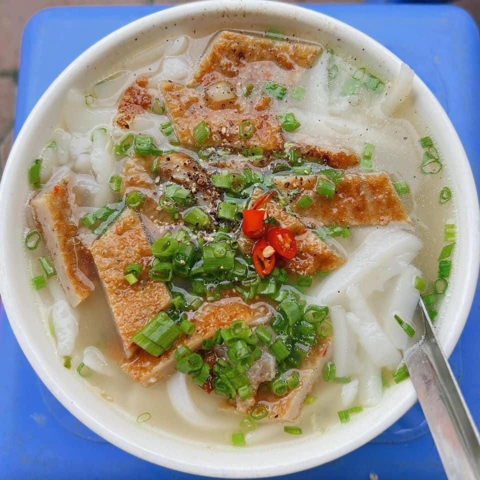 bánh canh chả cá Liên Hương