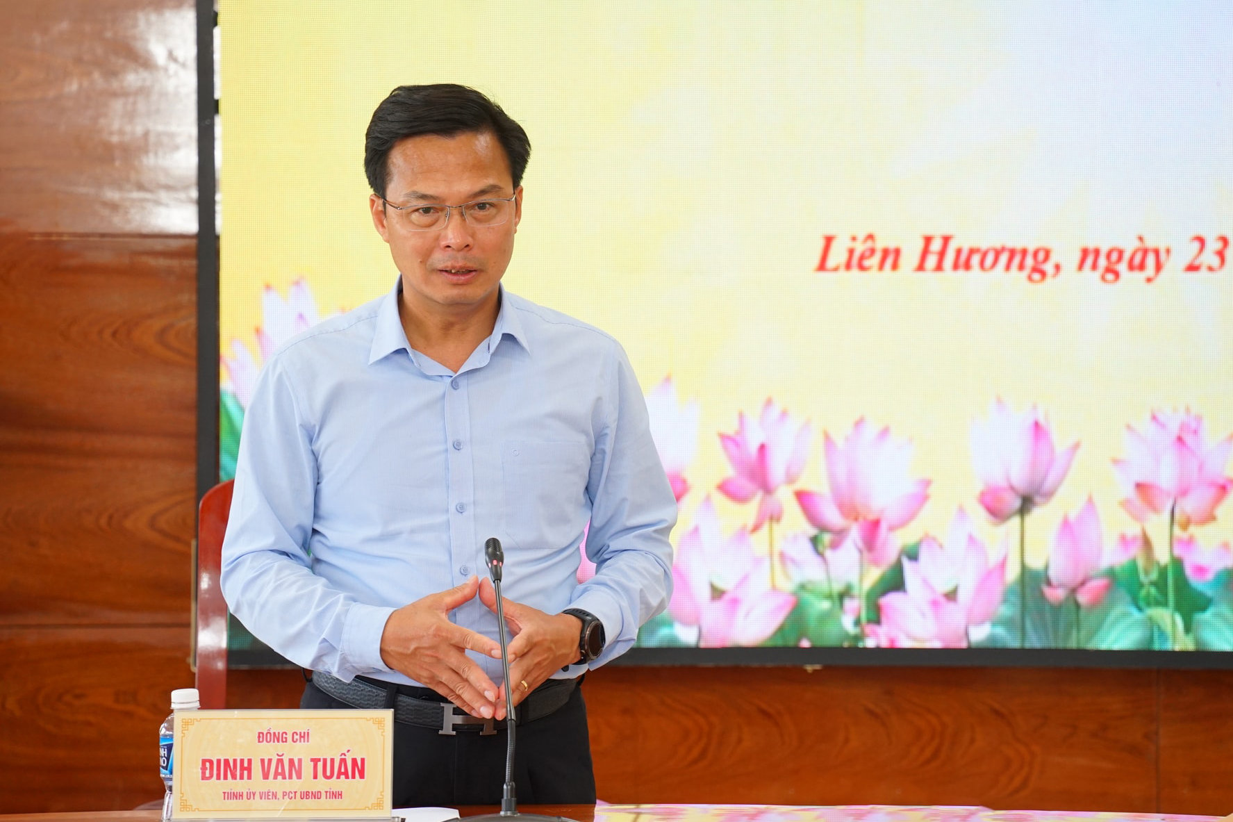 Phó Chủ tịch UBND tỉnh Lâm Đồng Đinh Văn Tuấn phát biểu