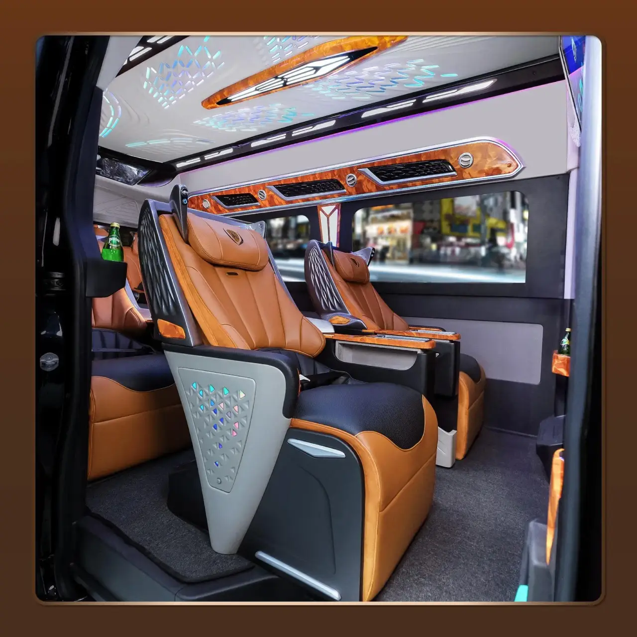 Xe limousine Thúy Nga 9 chỗ cao cấp tuyến Sài Gòn Liên Hương Tuy Phong